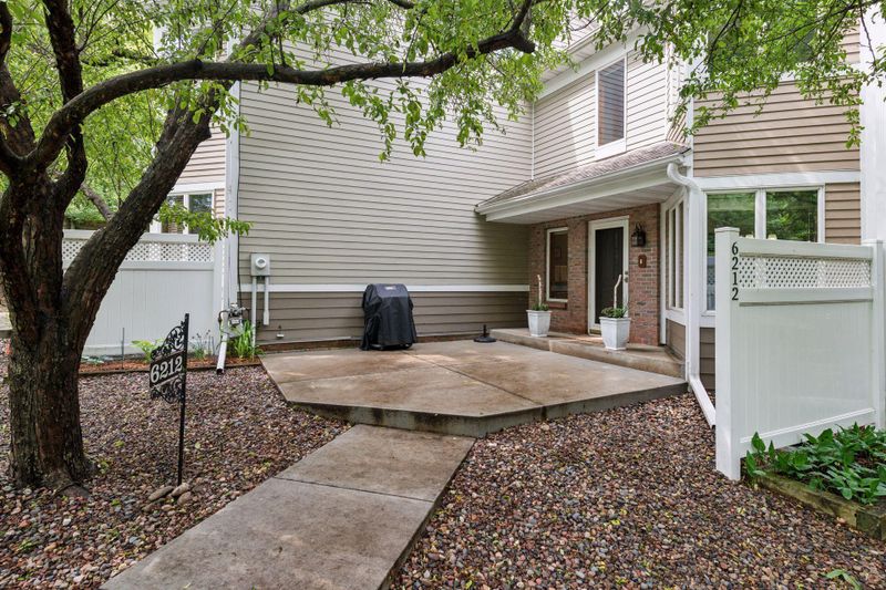 6212 Vernon Ct S, Minneapolis, MN 55436