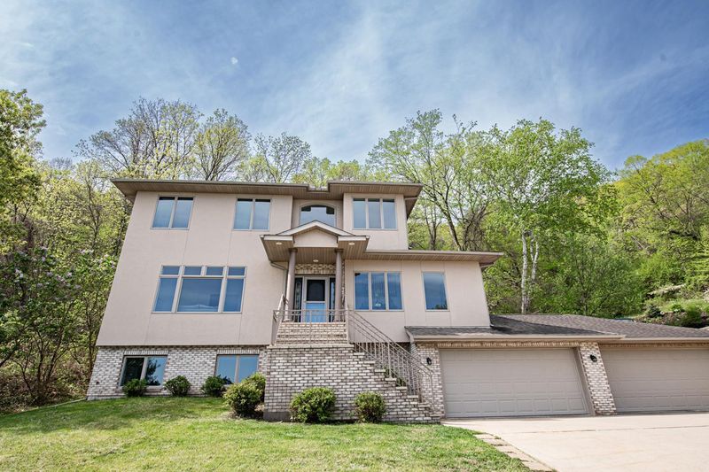 203 Treetops Ln, Winona, MN 55987