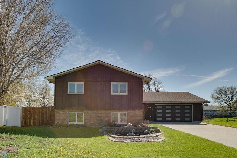 3046 14th Ave S, Moorhead, MN 56560