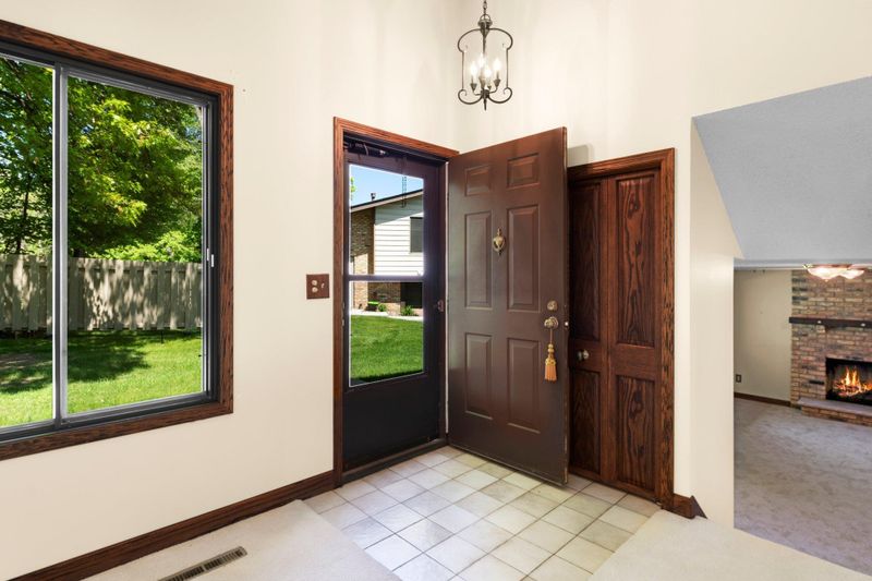 1014 Zanzibar Ln N, Minneapolis, MN 55447