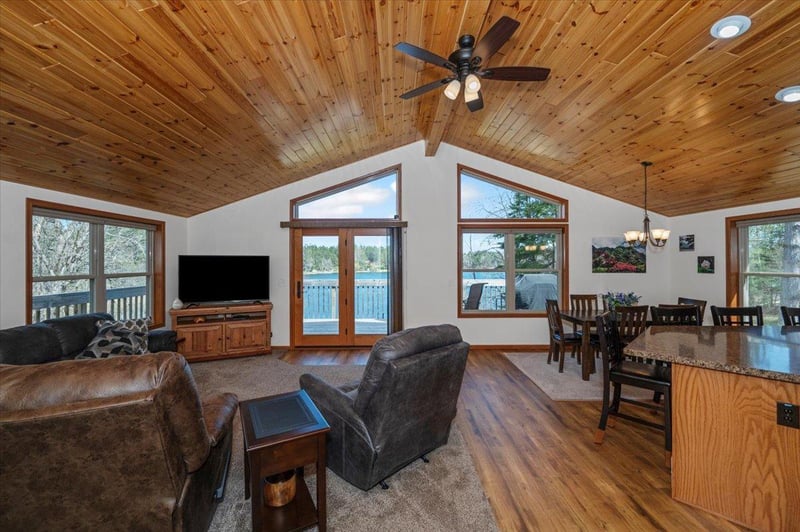 10654 S Lake Of The Woods Rd, Solon Springs, WI 54873