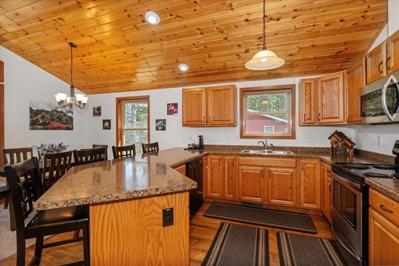 10654 S Lake Of The Woods Rd, Solon Springs, WI 54873