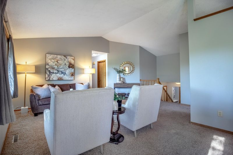 9249 Shenandoah Ln N, Maple Grove, MN 55369