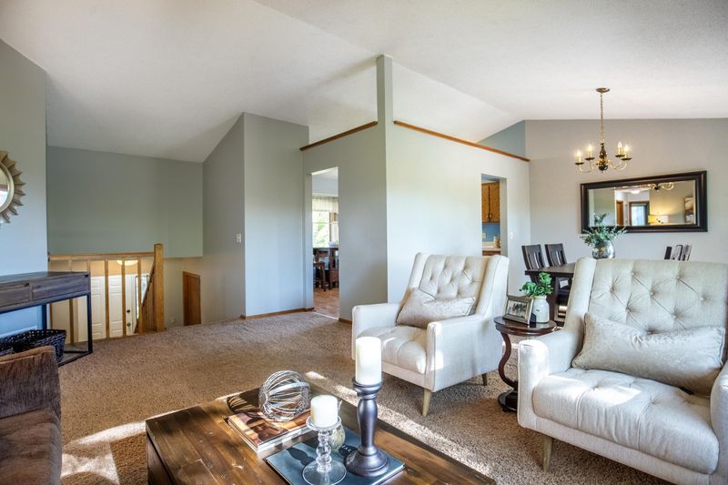 9249 Shenandoah Ln N, Maple Grove, MN 55369