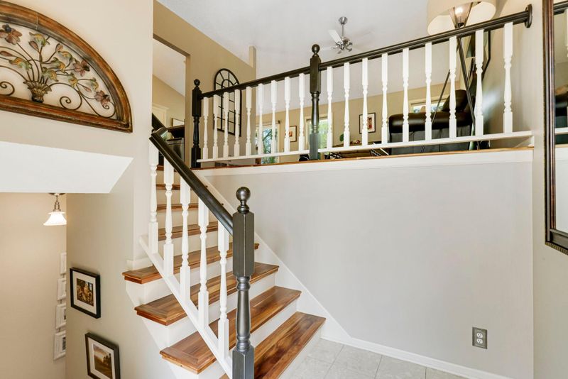 18502 Cherry Tree Ct, Minnetonka, MN 55345