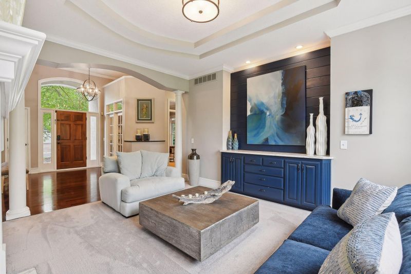 6629 Pointe Lake Lucy, Chanhassen, MN 55317