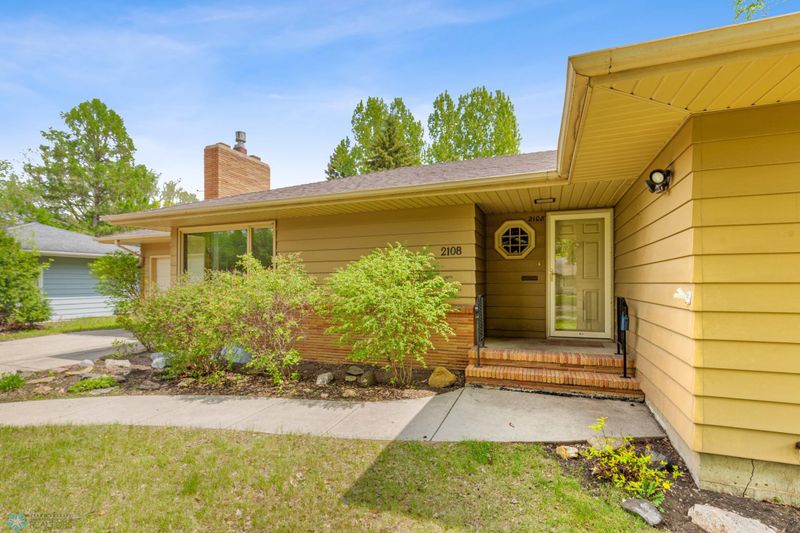 2108 6th St S, Moorhead, MN 56560
