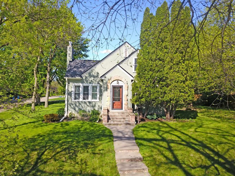1838 York Ave N, Minneapolis, MN 55422
