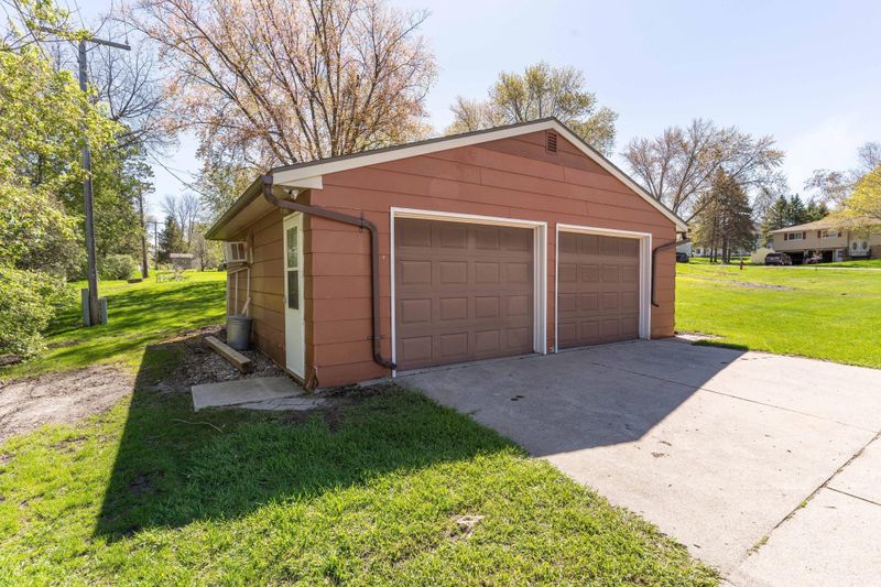 207 E Douglas Ave, Fergus Falls, MN 56537