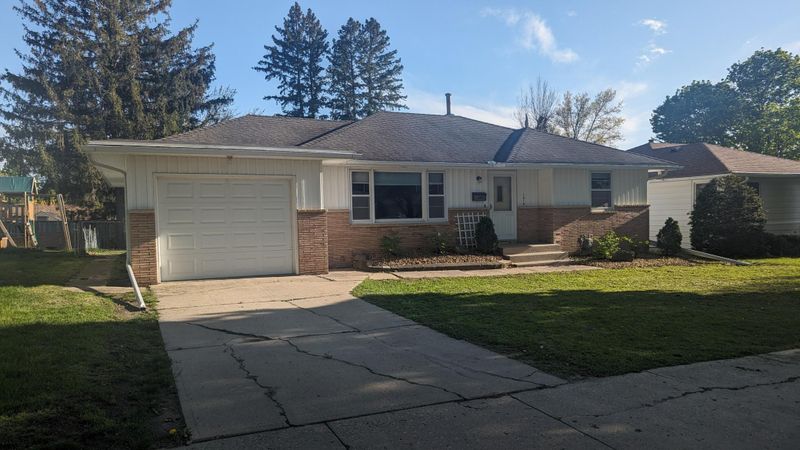 1919 2nd Ave NW, Austin, MN 55912