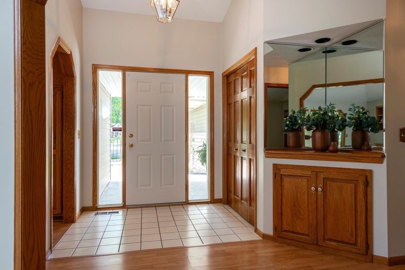 1079 Serene Ct, Shoreview, MN 55126