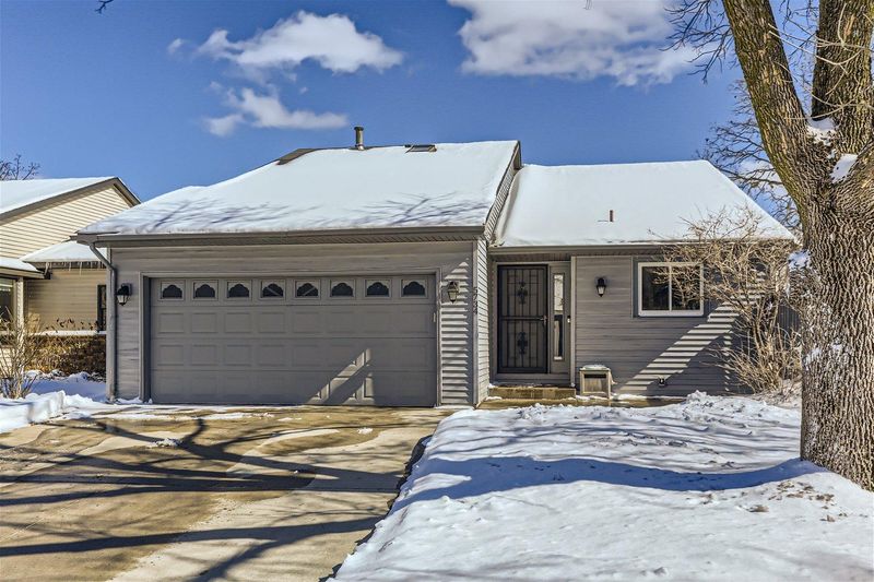 5734 Ridge Creek Rd, Shoreview, MN 55126