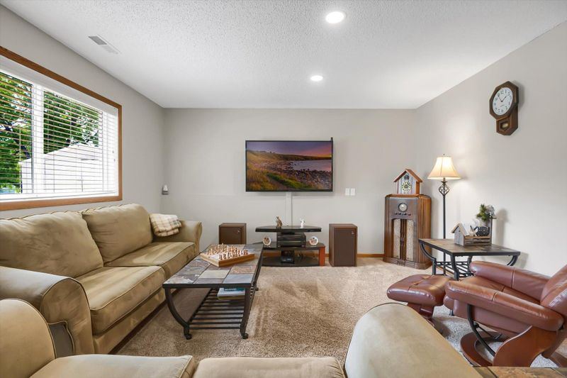 7314 Upper 157th St W, Apple Valley, MN 55124