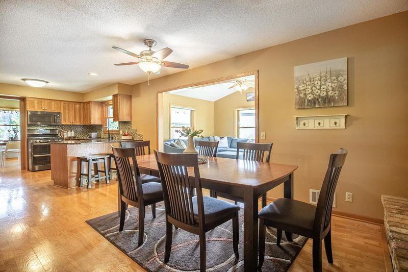 7444 Peony Ln N, Maple Grove, MN 55311