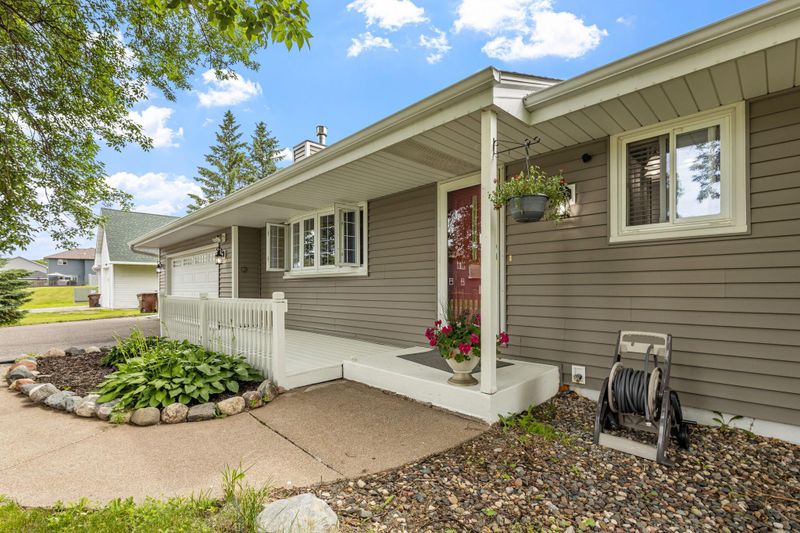 435 Edgewood Dr, Loretto, MN 55357