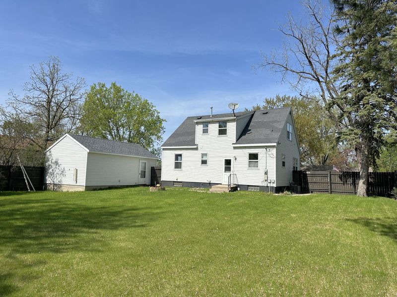 557 4th St SW, Perham, MN 56573
