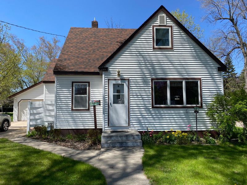 1109 Park Ave, Morris, MN 56267