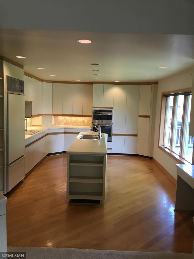2172 Ferris Ln #6, Roseville, MN 55113