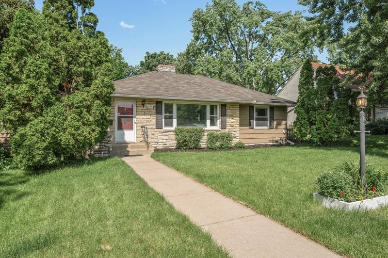 5828 12th Ave S, Minneapolis, MN 55417