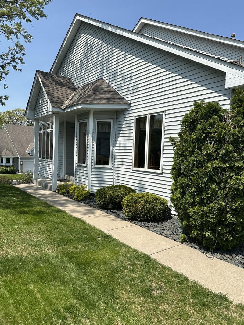 2735 Pine Ridge Dr, Anoka, MN 55303