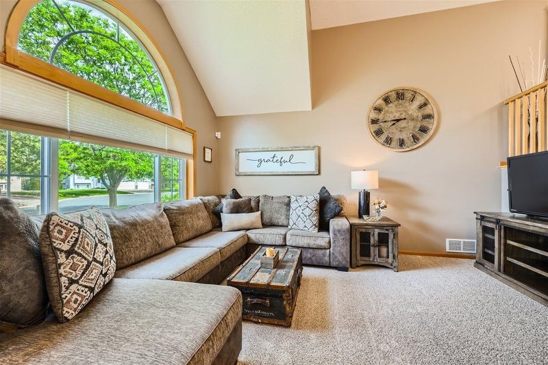 20716 Camden Cir, Farmington, MN 55024