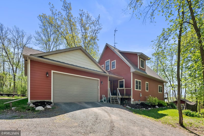 52855 Avalon Ct, Braham, MN 55006