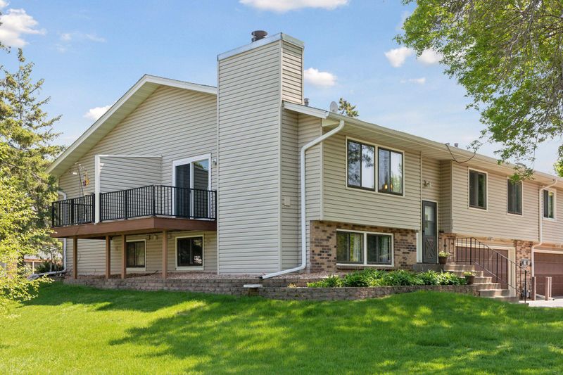 930 94th Ave NE, Blaine, MN 55434