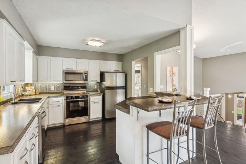 3048 Bunker Lake Blvd NW, Andover, MN 55304