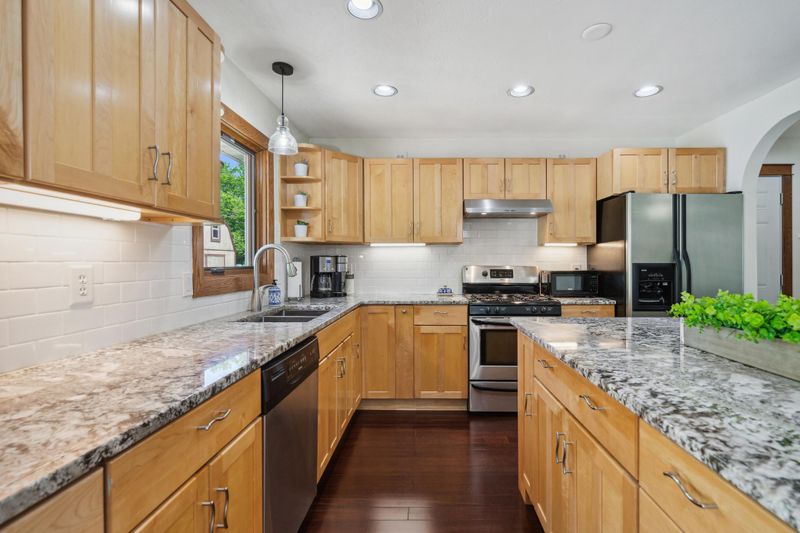 1322 16th St W, Hastings, MN 55033