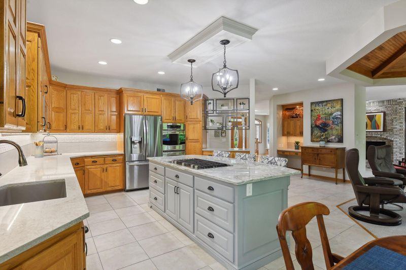 1260 Wildwood Pl, Chaska, MN 55318