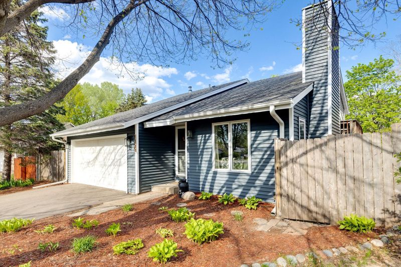 1355 Viewcrest Rd, Shoreview, MN 55126