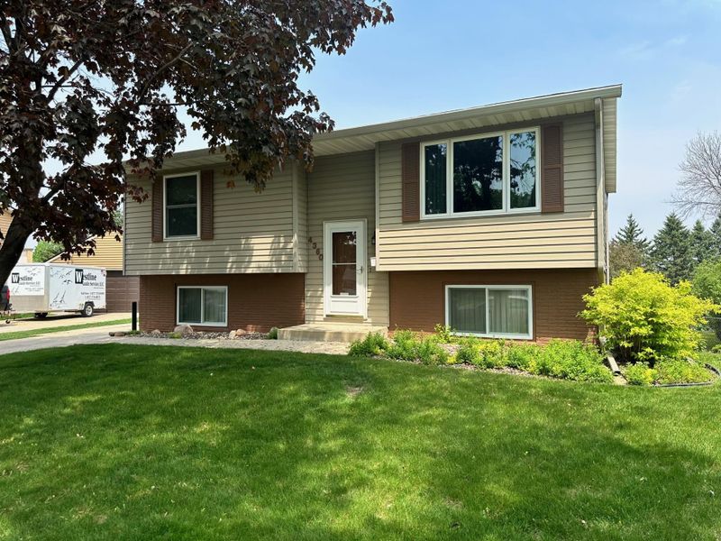 4360 Cimarron Ct NW, Rochester, MN 55901