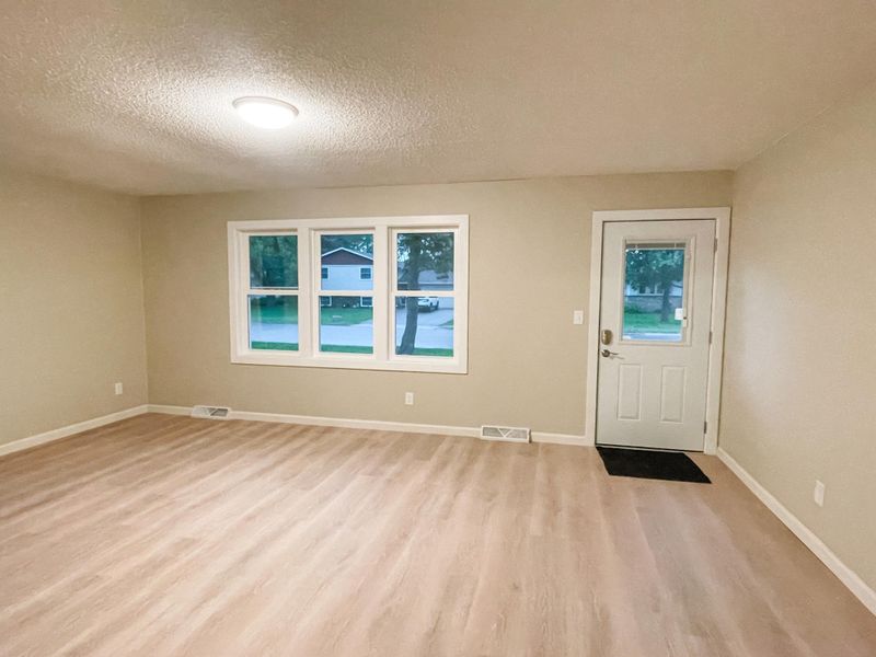 750 Lincoln St, Anoka, MN 55303