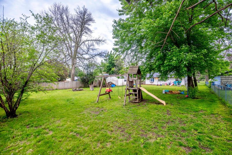 3664 White Bear Ave N, White Bear Lake, MN 55110