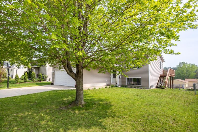 3708 Strathmore Ln SE, Rochester, MN 55904