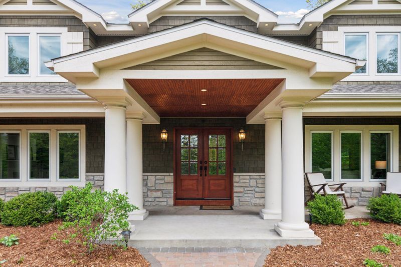 2113 Meeting St, Wayzata, MN 55391