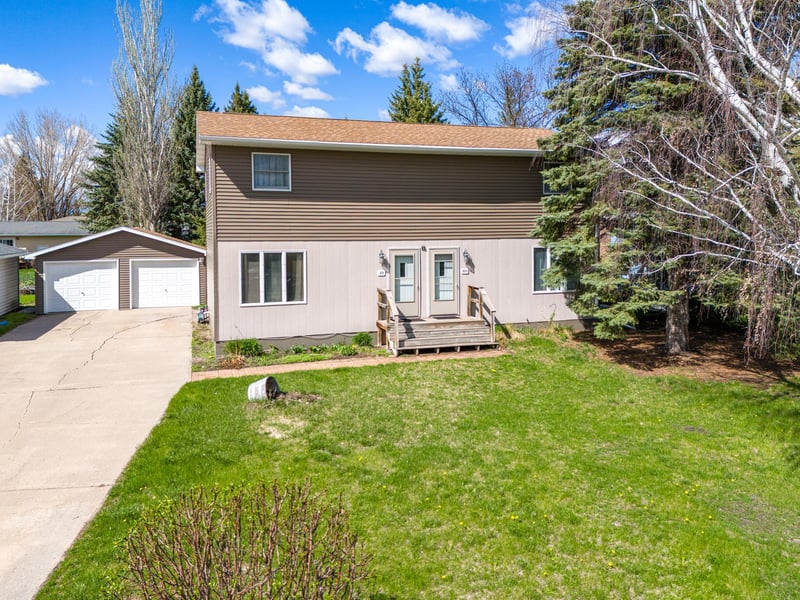 33 Garden Ct NW, East Grand Forks, MN 56721