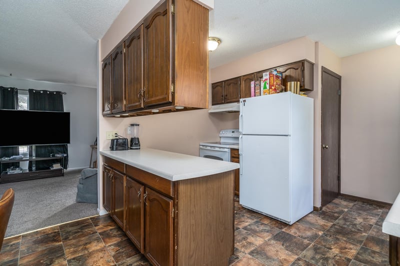33 Garden Ct NW, East Grand Forks, MN 56721