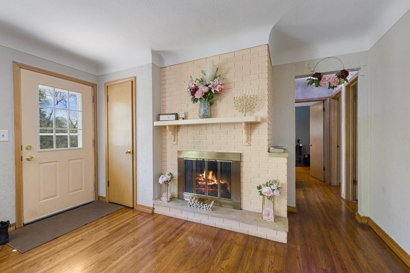 1511 3rd St E, Saint Paul, MN 55106