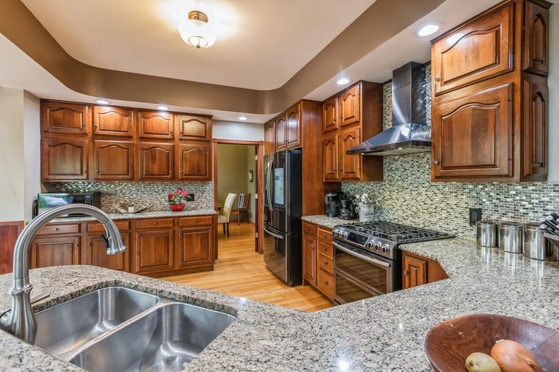 683 Brentwood Ln, Eagan, MN 55123