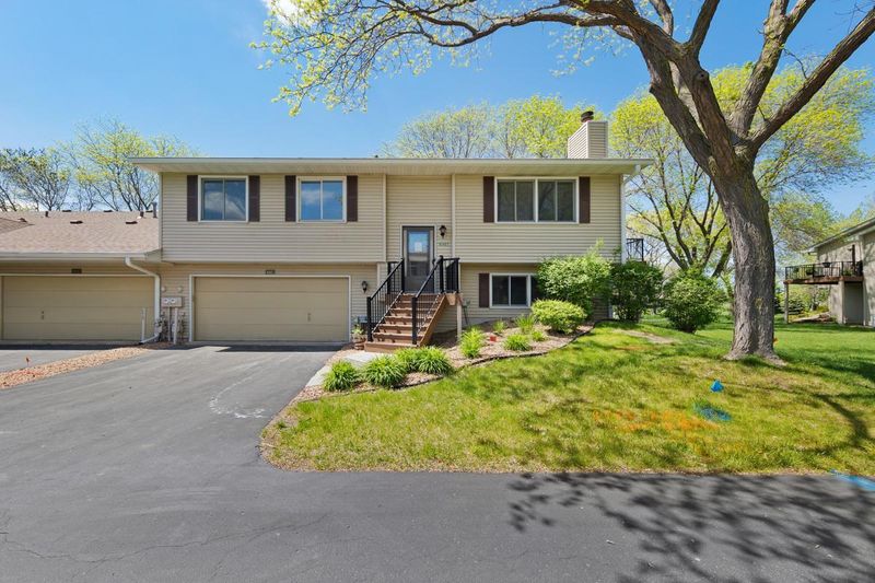 8461 Thomas Ct N, Minneapolis, MN 55444