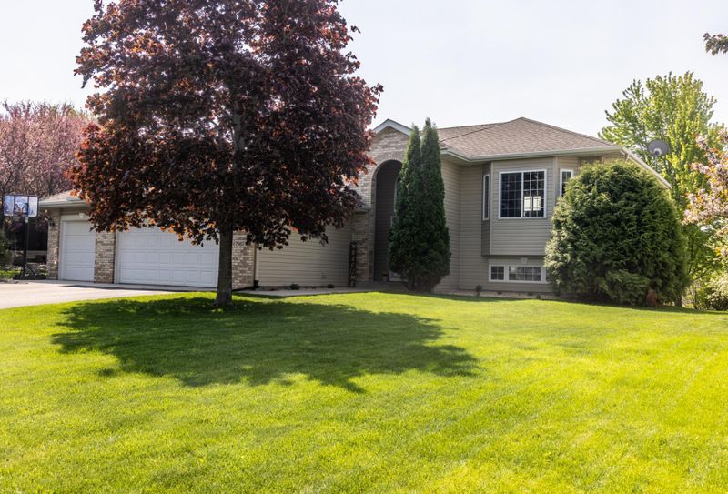 7987 Palmgren Ave NE, Elk River, MN 55330