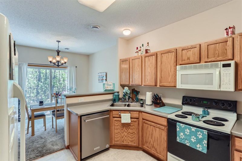 647 Village Pw, Circle Pines, MN 55014