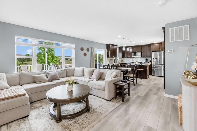 133 Dongola Ln, Shakopee, MN 55379