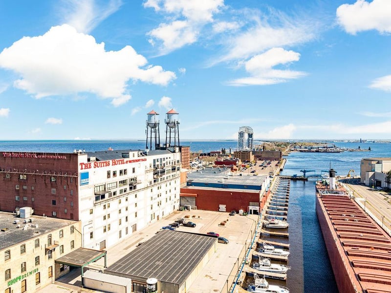325 S Lake Ave #1204, Duluth, MN 55802