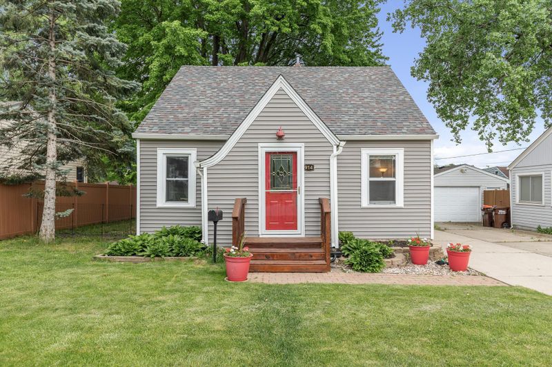 914 17th Ave N, South Saint Paul, MN 55075