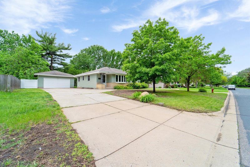 2713 65th Ave N, Brooklyn Center, MN 55430