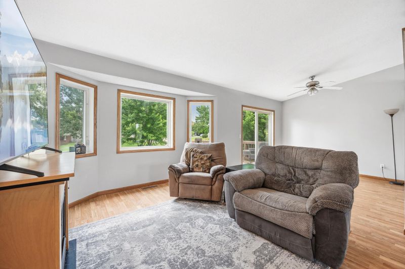 751 Joes Lake Rd SE, Cambridge, MN 55008