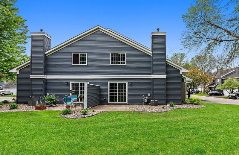 1855 Donegal Dr #1, Woodbury, MN 55125