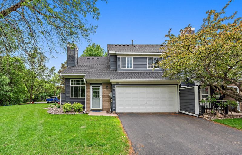 1855 Donegal Dr #1, Woodbury, MN 55125